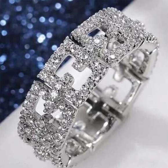 "LOOK LIKE A MILLION" FAMOUS DESIGNER MOTIF "O" DIAMANTE GLITTERY LINK RING 36 - Picture 2 of 2